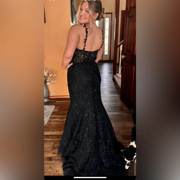 Sherri Hill Black Lace Prom Dress - Picture 2 of 4